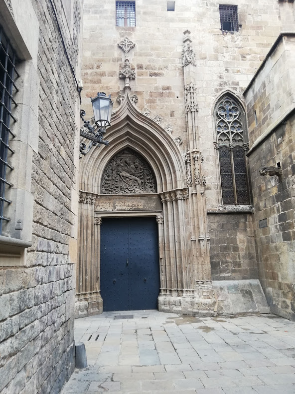 A visit to the Gothic center of Barcelona