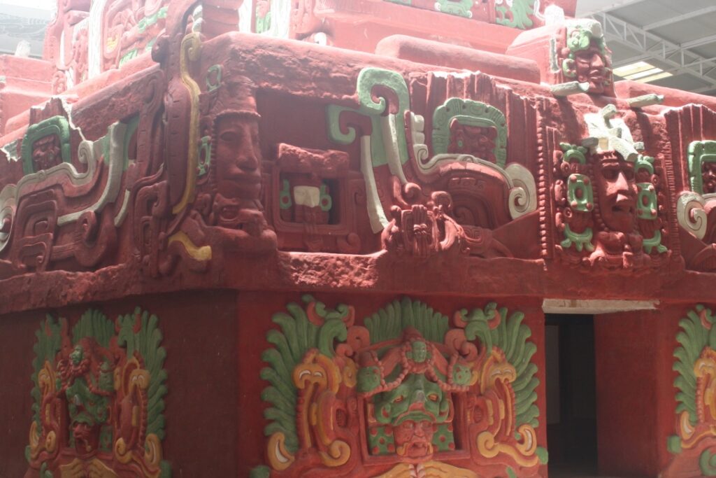 La Rosalila Temple is placed in the centre of the Copán Museum.