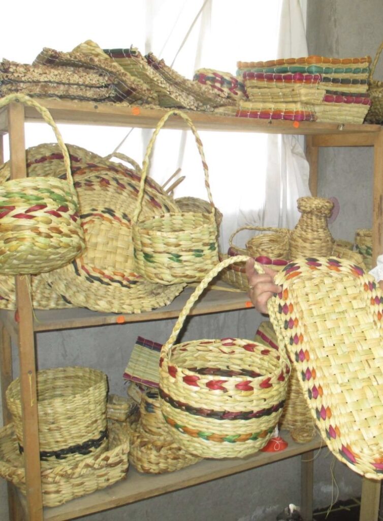 Wares of Totora, produced and sold around the sores of the San Pablo lake, Otavalo.