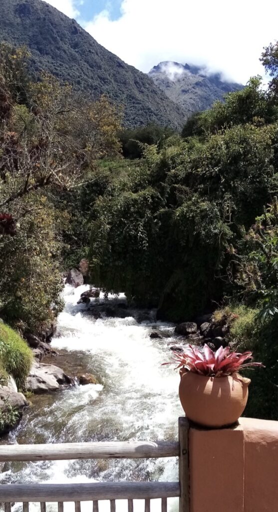 The river that passes along the public pools of Papallacta.