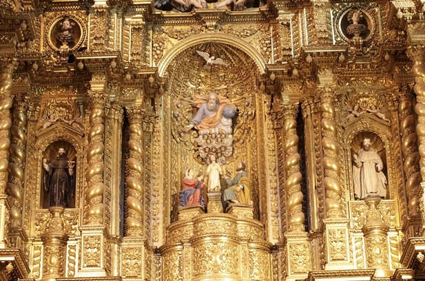 Detail of the main altar of the Jesuit Church, La Compañía in Quito colonial. 