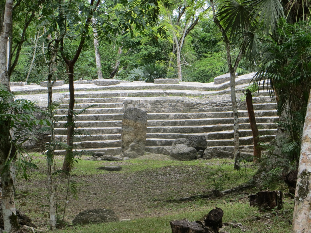 One of the temples admired during our visit to the Maya-site of Yaxhá in Guatemala