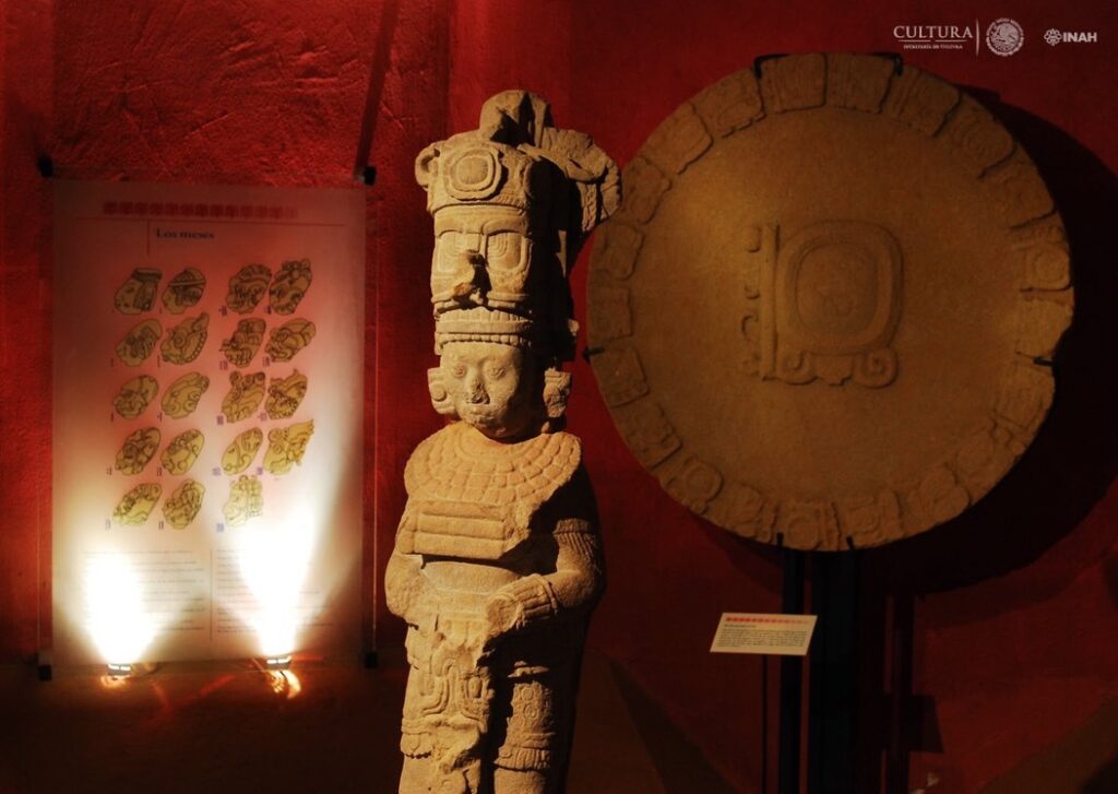 Visit to the interior of the Site Museum of Toniná. Overview of some art pieces found in the city. (Courtesy of the Instituto Nacional de Antropología e Historia (INAH).