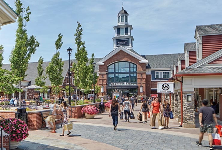 Main entrance Woodbury Common Premium Outlet.