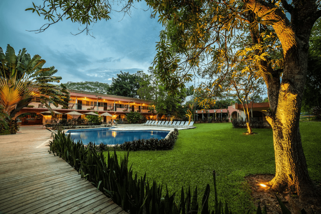 Garden & Pool of the Hotel Chichén Itzá, Pisté, Yucatán.