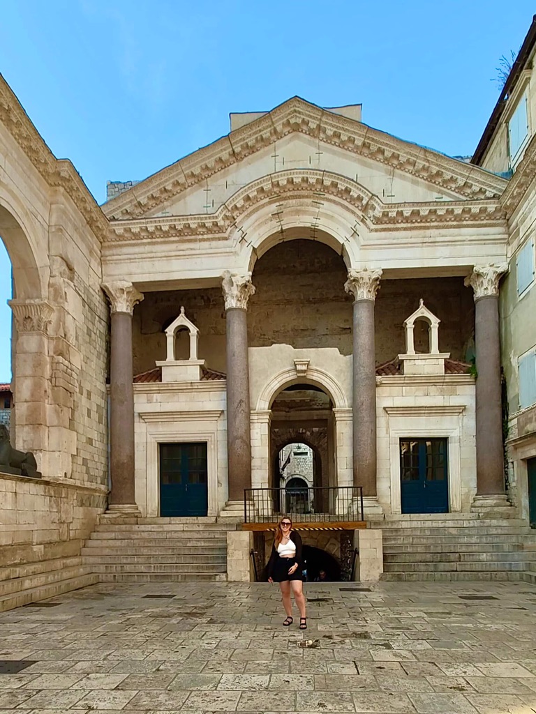 Impressions of the main square in Split, the Peristyle.