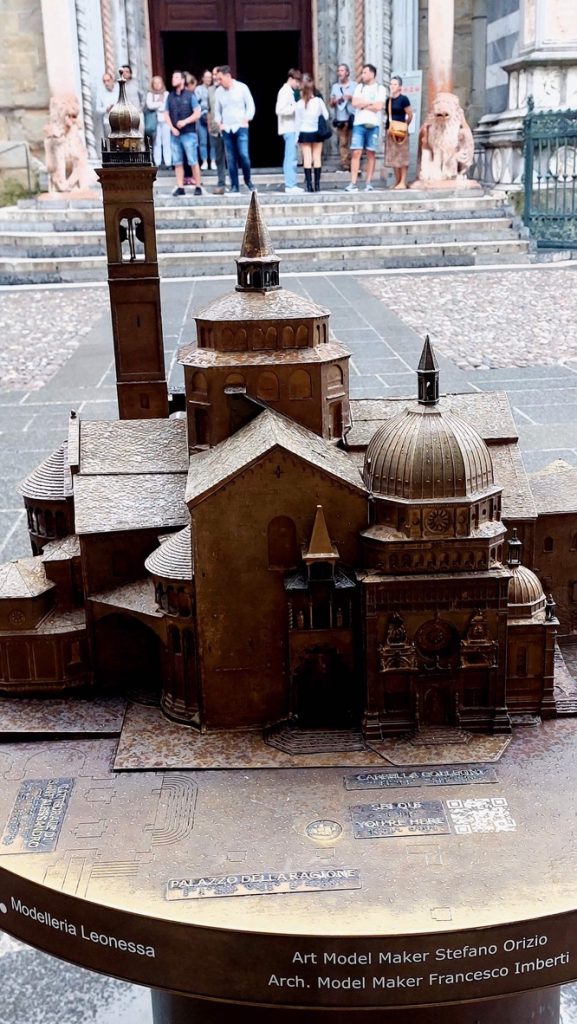 In front of Basilica of Bergamo you'll find a maquete of the whole construction.