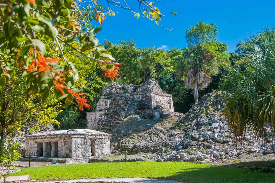 Impressions of a tour of the Muyil Maya site & Sian Ka'an Biosphere Reserve near Tulum, Mexico.