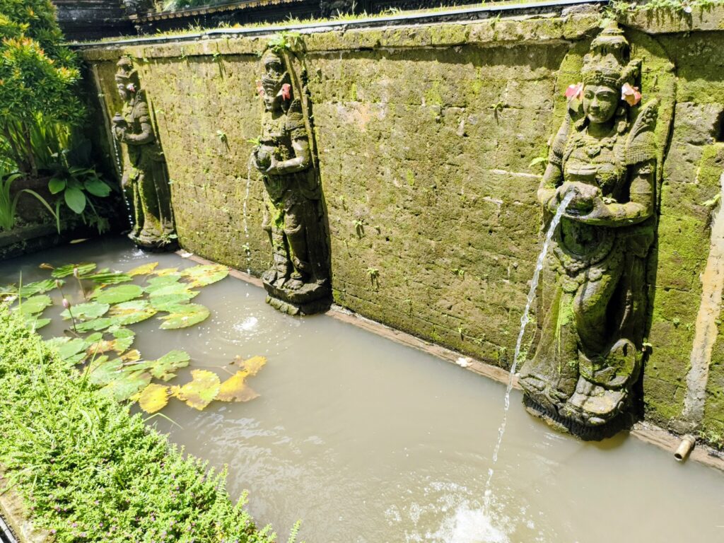 Impressions of our visit to the Pura Taman Saraswati in Ubud, Bali
