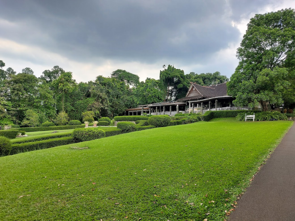 Visit to the Grand Garden Cafe, Bogor.