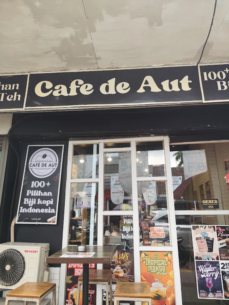 Impressions of our visit to Cafe de Aut, Batutulis, Bogor, Java, Indonesia.