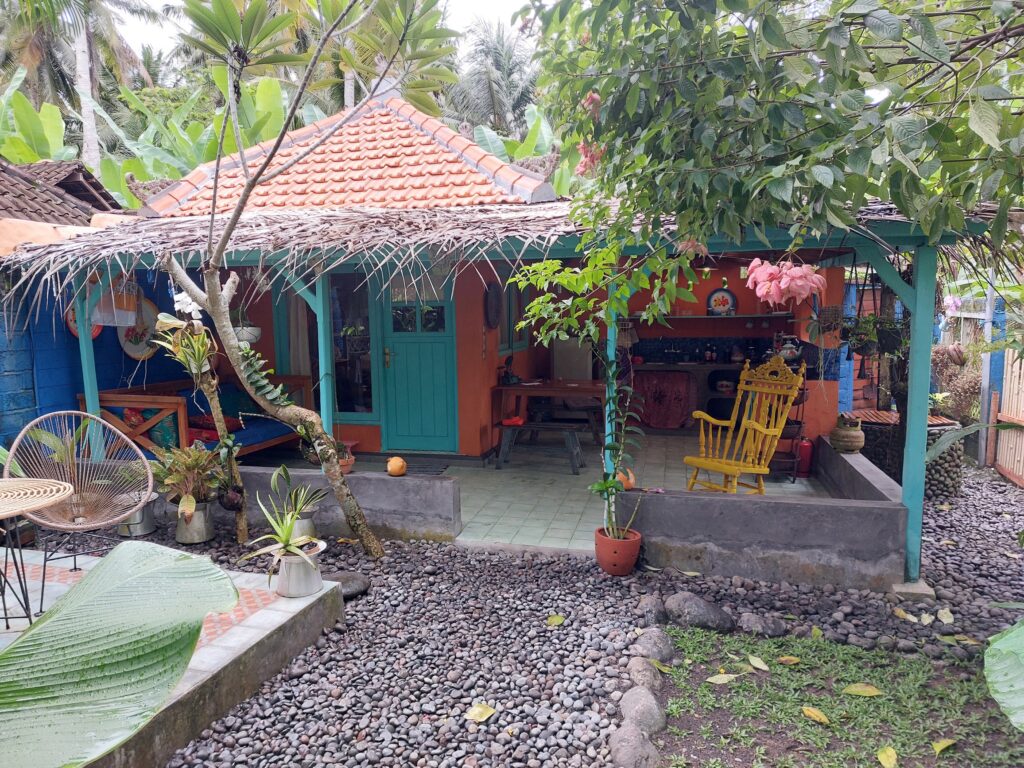 Frontview Airbnb "the Hidden Well", Pekutatan, Bali.