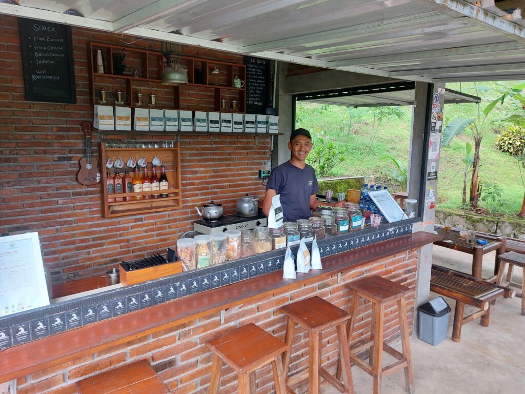 Coffee bar on the way to Selogriyo temple. Located along the path which leads through the rice fields. The owner attending.